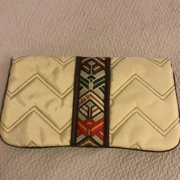 Cinda B clutch - Picture 4 of 11